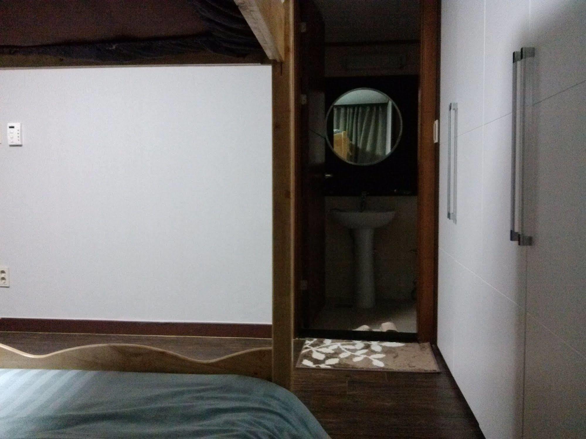 K Star Road Guesthouse - Hostel Seul Dış mekan fotoğraf