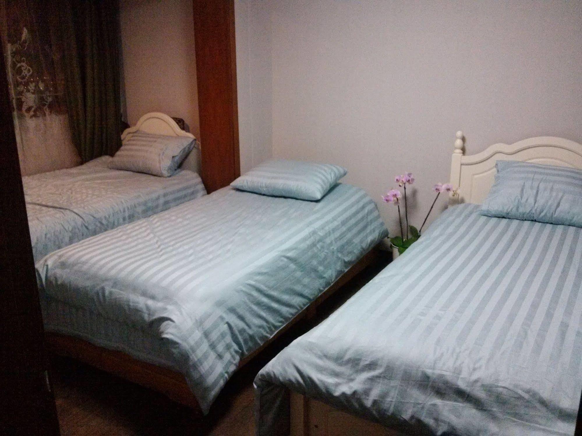 K Star Road Guesthouse - Hostel Seul Dış mekan fotoğraf