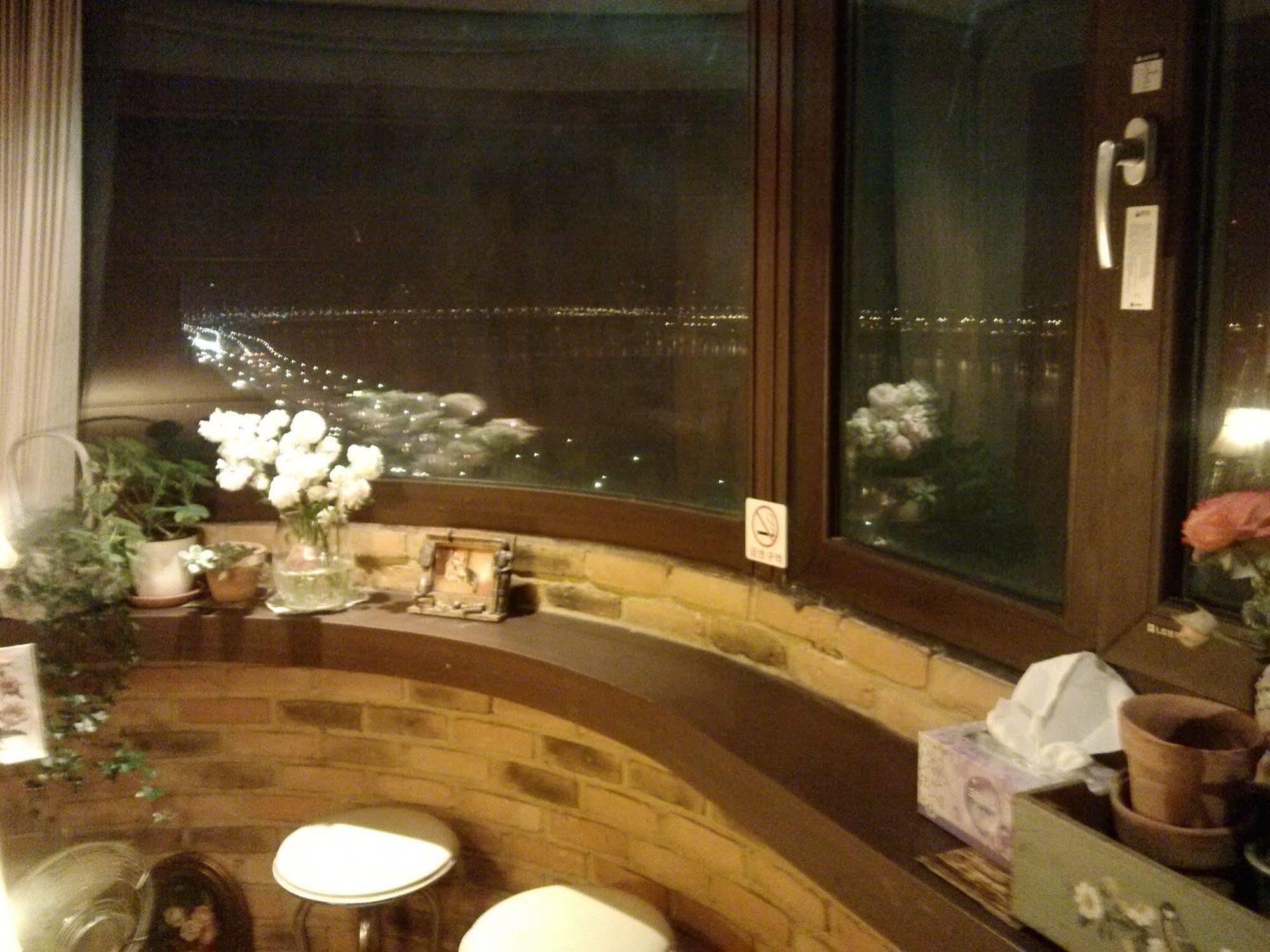 K Star Road Guesthouse - Hostel Seul Dış mekan fotoğraf